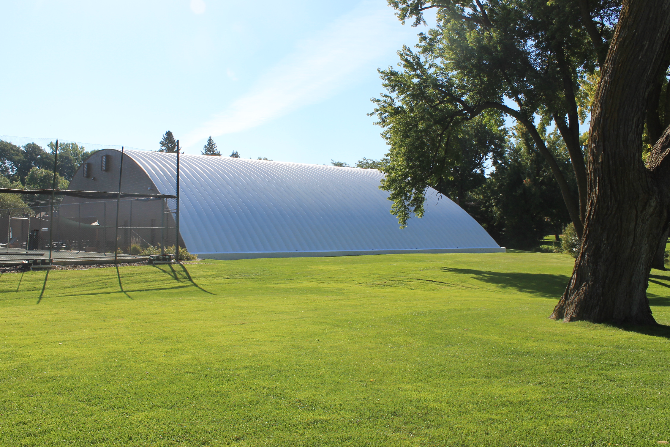 The Country Club of Sioux Falls Indoor and outdoor tennis facility